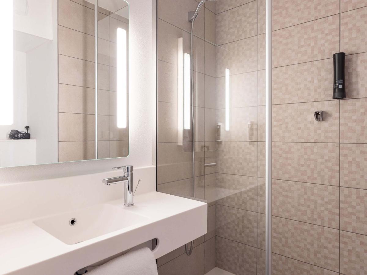 B&B Hotel Rennes Parc Expo Aeroport Bruz Bagian luar foto