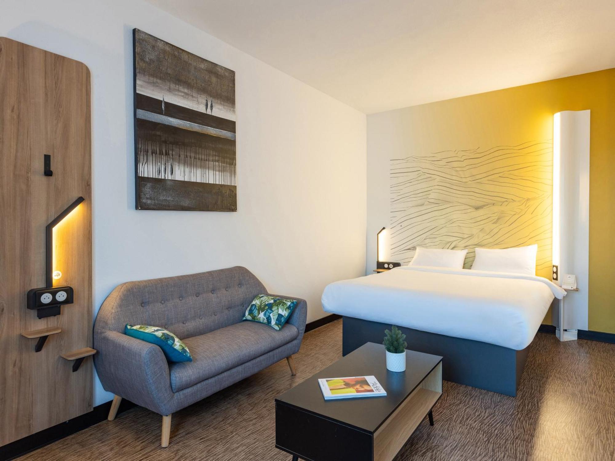 B&B Hotel Rennes Parc Expo Aeroport Bruz Bagian luar foto